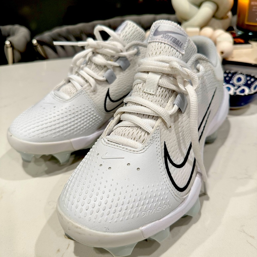 Women’s Hyperdiamond Softball Cleats